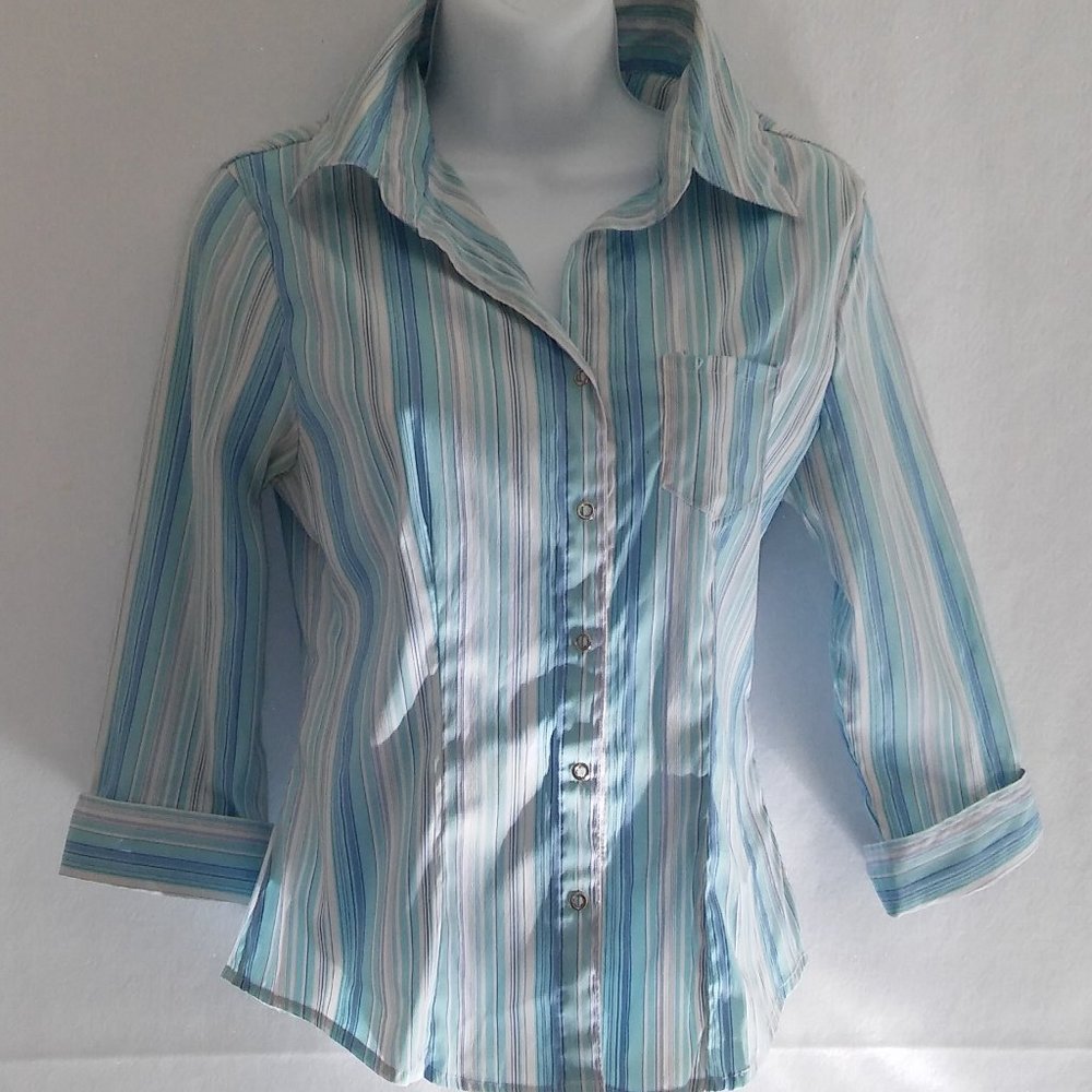 She's Cool Blue Line Blouse Size Medium